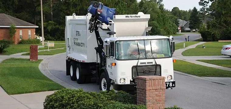 McNeilus Side Loaders 15 ar-4