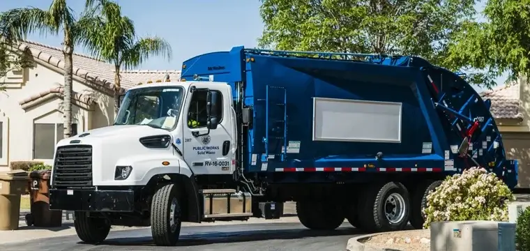 McNeilus Rear Loaders 16 hd-2