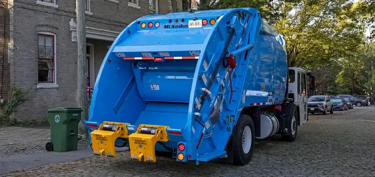 McNeilus Rear Loaders 28 xc-4