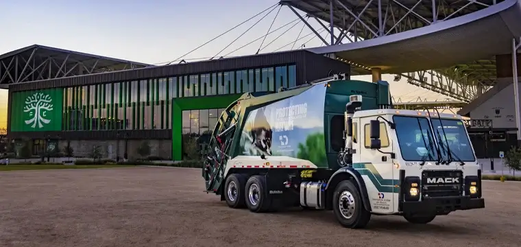 McNeilus Rear Loaders 31 xc-7