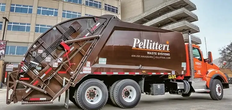 McNeilus Rear Loaders 32 xc-8