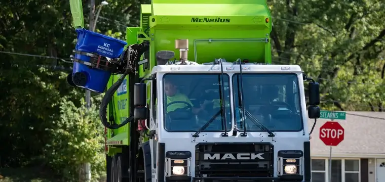 McNeilus Side Loaders 8 zr-5